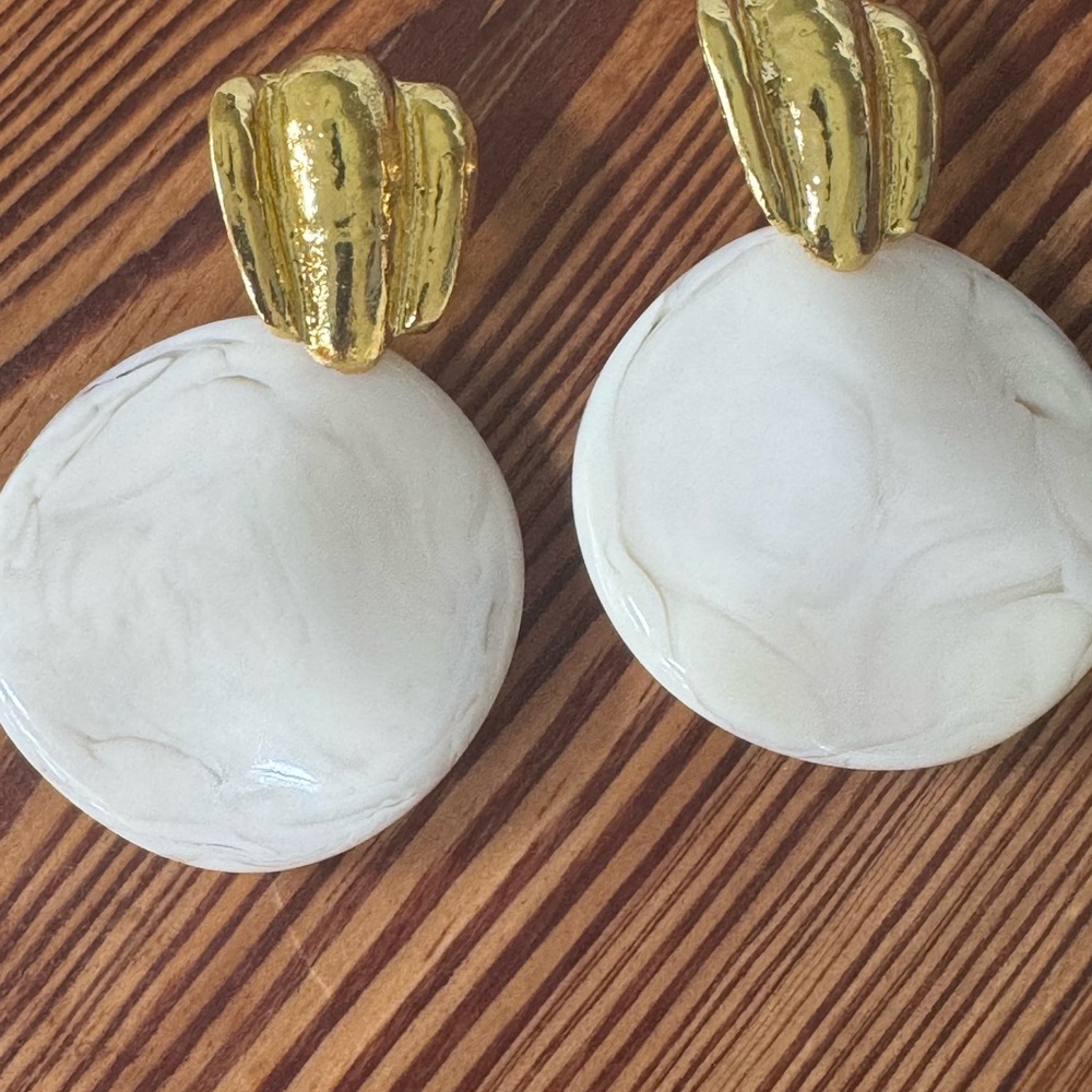 Mango Earrings, Gold Tone and Cream Polished Stone Post Drop. NWOT - Picture 4 of 6